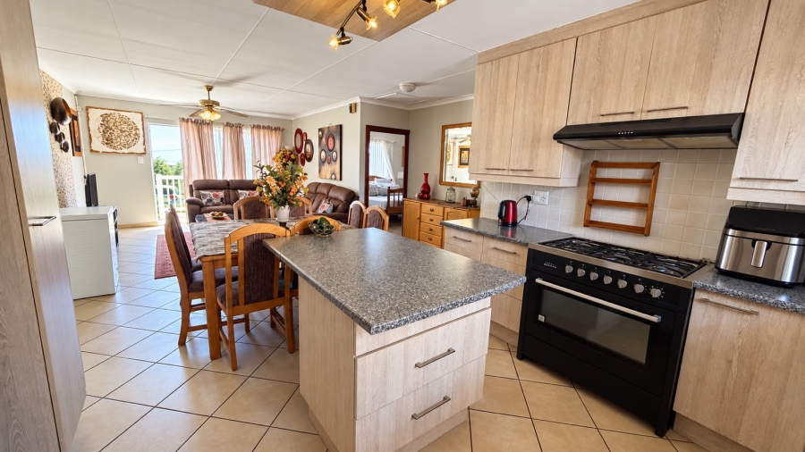 3 Bedroom Property for Sale in Heiderand Western Cape